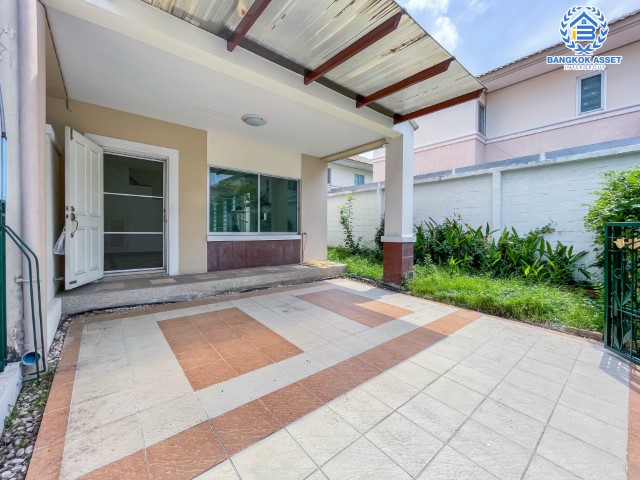 ทาวน์เฮ้าส์มือสอง กรุงเทพฯ ม.ศุภาลัยพาร์ควิลล์2 พหลโยธิน48 หลังมุม! เนื้อที่กว้างขวางมากถึง 32.40 ตร.ว. ฟังก์ชัน 3 ห้องนอน 3 ห้องน้ำ ที่จอดรถ 2 คัน ตั้งบนพื้นที่ชุมชนเหมาะสำหรับทำธุรกิจ บนทำเลแห่งการเดินทาง ใกล้รถไฟฟ้าสายสีเขียว "สถานีสายหยุด" และจุดขึ้นทางด่วน "รามอินทรา-อาจณรงค์"